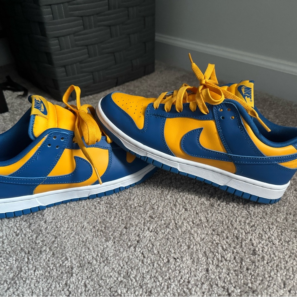 UCLA Dunks - Picture 3 of 6